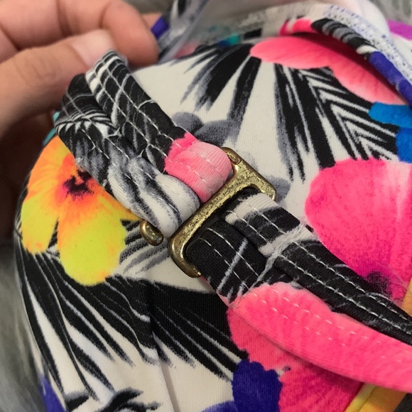 Floral Catalina bikini top - Picture 4 of 4